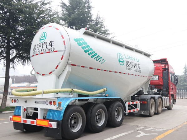 “小白罐”喜迎新搭檔,六大優勢帶你揭秘專用牽引車 “小白罐”喜迎新搭檔,六大優勢帶你揭秘專用牽引車