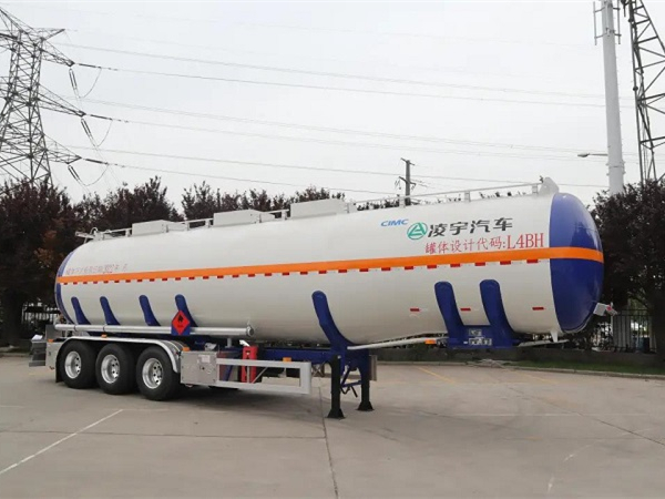 中集凌宇新款鋁合金易燃液體運輸車來了! 中集凌宇新款鋁合金易燃液體運輸車來了!